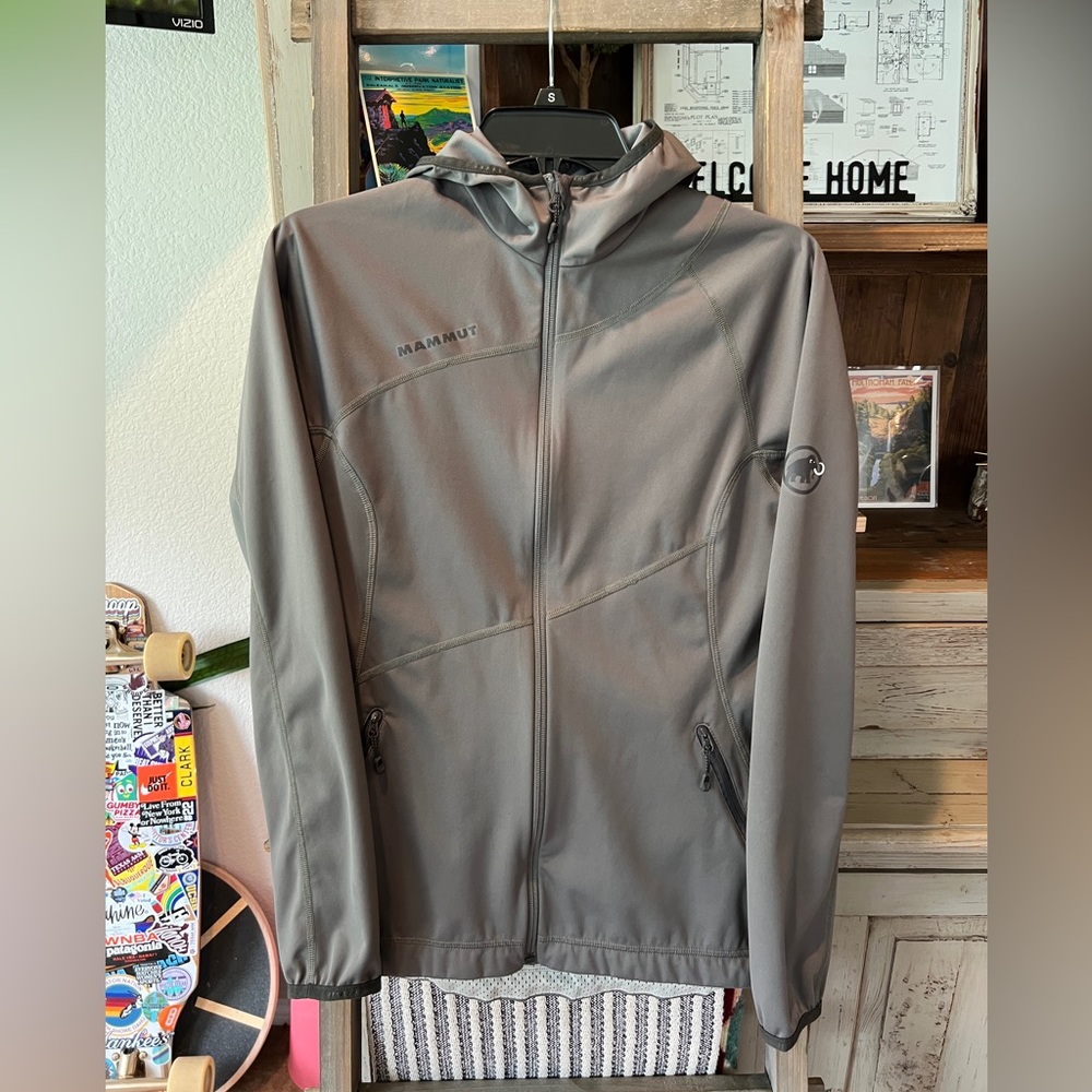 Mammut women’s Lemah hoodie mid weight softshell jacket size XS